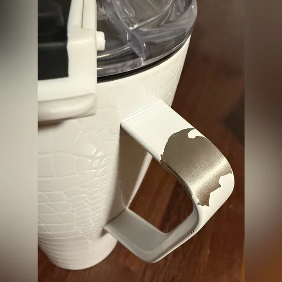 BrüMate Pearl Crocodile 32oz Tumbler - Picture 5 of 5